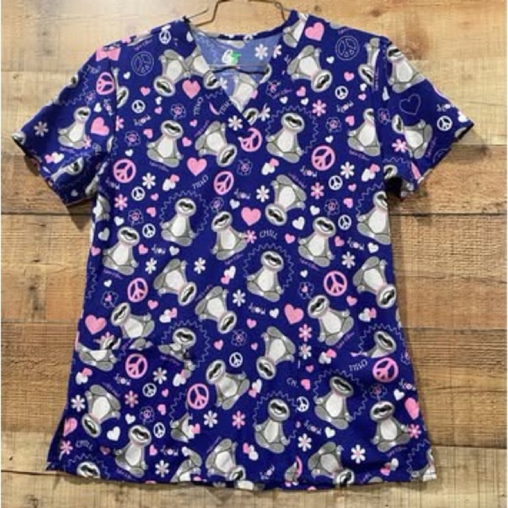 Sloth Print GT Performance Scrub Top Size Medium